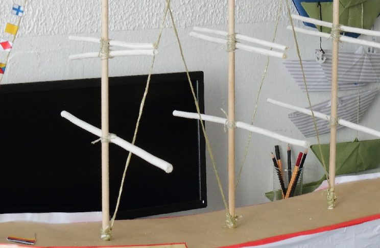 Ein Pappboot bauen - Unser Schulschiff aus Papier und Pappe